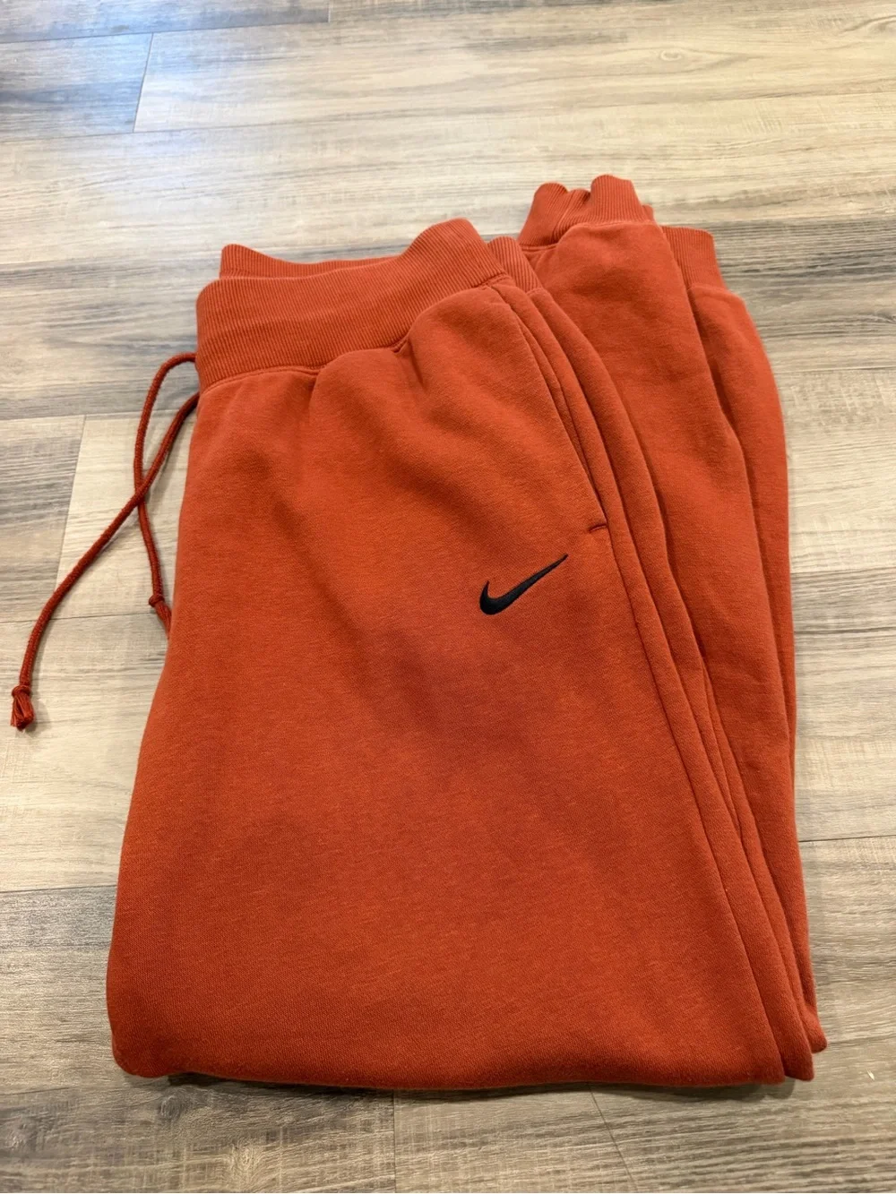 Nike Phoenix Fleece Women's High-Waisted Oversized Sweatpants Rugged Orange